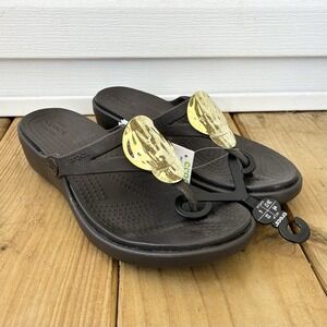 NWT Crocs Sanrah Liquid Metallic Wedge Flip Flops Sandals Brown Gold Womens 6